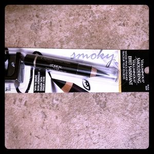 L’Oreal volume is smoldering pencil eyeliner black